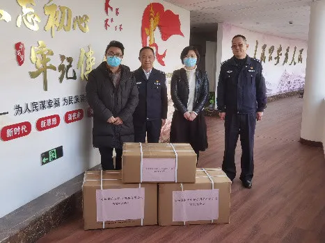 “您护我周全 我护您安全”天辰娱乐春节公安慰问行